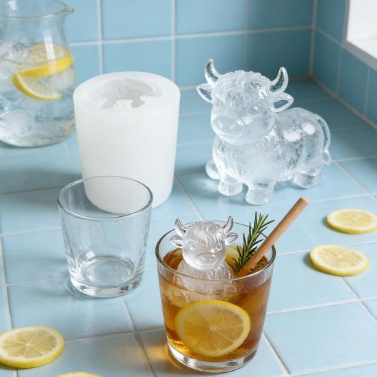 Silicone Ice Cube Tray Highland Cow Ice Cube Mold Flexible Reusable Animal Shaped Ice Maker for Whiskey Cocktails Coffee
