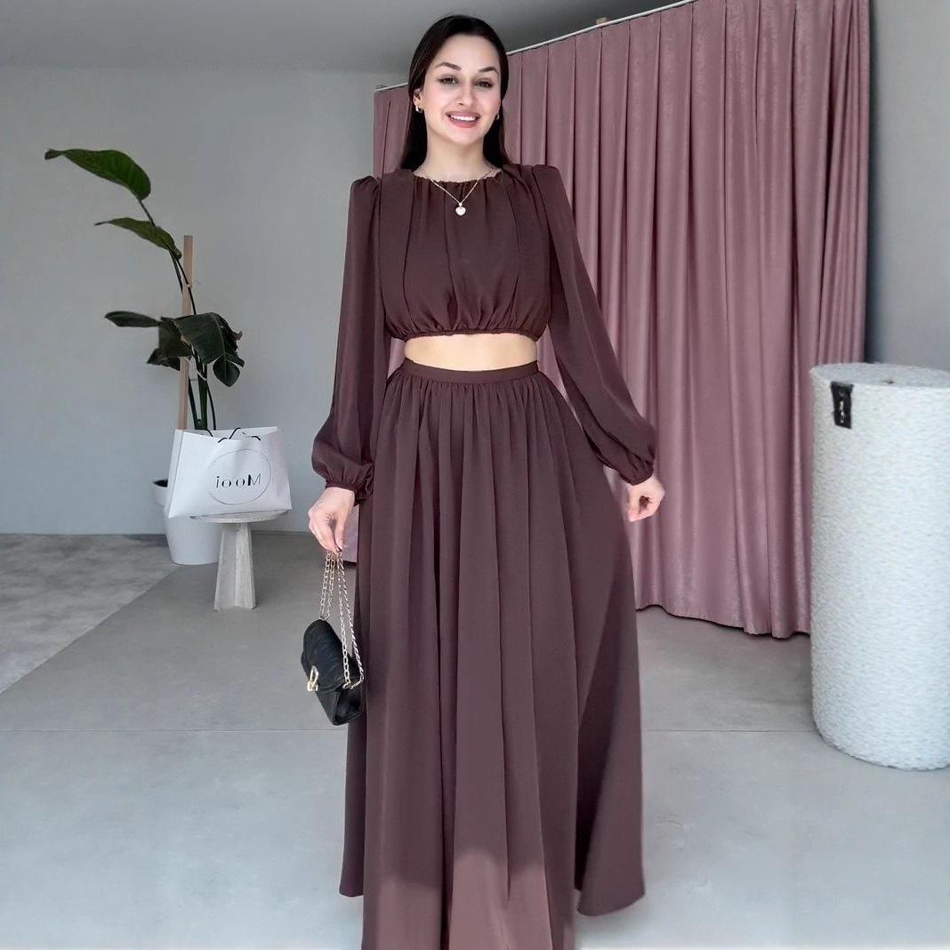 

Женский комплект из топа с круглым вырезом и длинными рукавами и юбки А-силуэта, осень 2025 XS кофейный