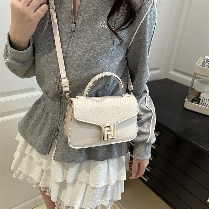 2025 New Niche Design Fashion Trend Women's Bags High Sense Large Capacity Shoulder Bag Messenger Bag Handbag