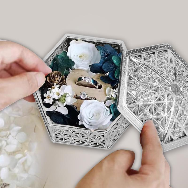 2pcs Mini Treasure Jewelry Storage Box Hollow Gold Foil Candy Gift Treat Boxes Wedding Birthday Party Favors Souvenir Home Decor