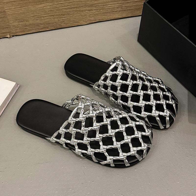 Fashion 2025 Summer Fashion Woven Outer Sandals Slip Baotou Women Wear Outer Slippers Lazy People Slip Versatile