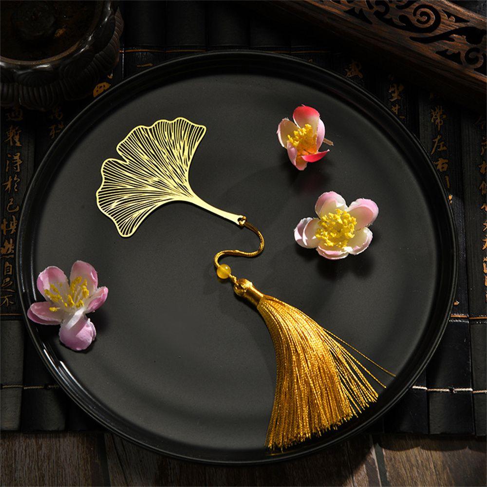 Chinese Style Vintage Page Clip Book Holder Metal Bookmark Leaf Bookmark Hollow Book Mark Bookmark