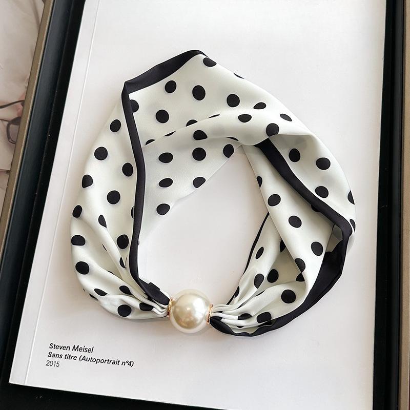 Pearl necklace with magnetic buckle, small scarf for women's spring and autumn neck protection, neck circumference with shirt, neck decoration