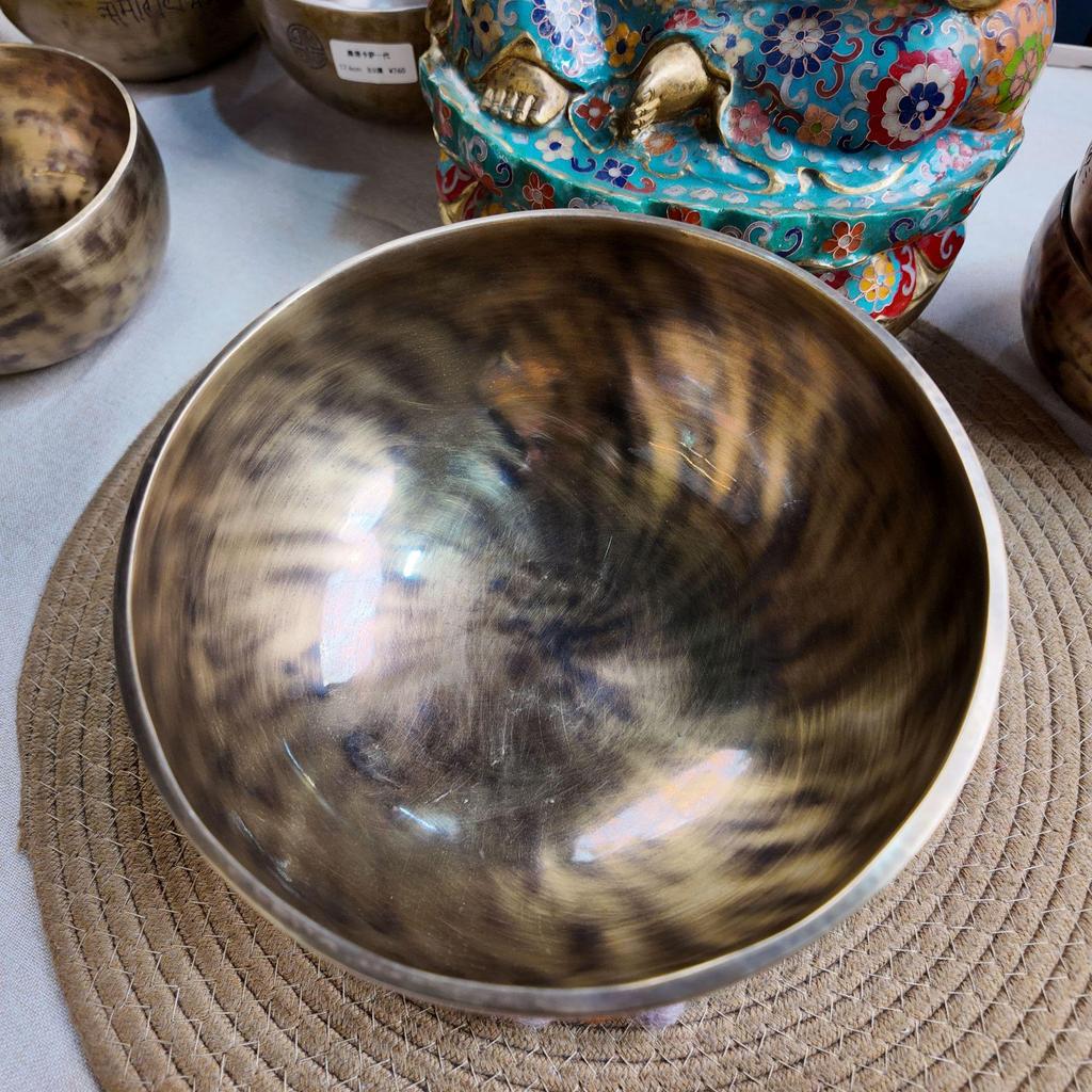 Full Moon Handmade Nepal Singing Bowl - Thickened Copper for Meditation and Yoga