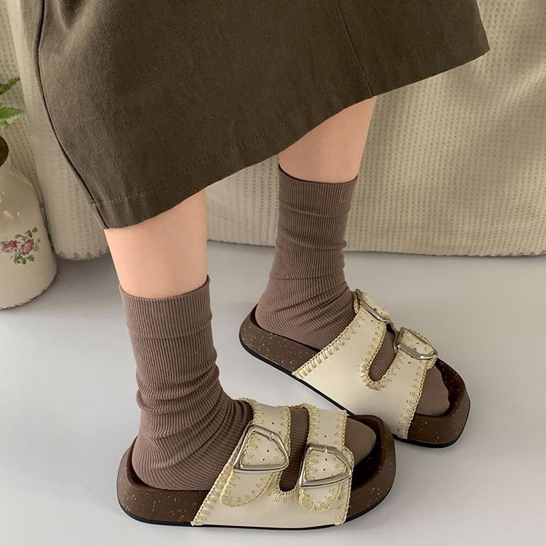 Internet celebrity explosion high sense non-slip word thick-soled slippers women's summer wear 2025 new height-increasing Birkencool slippers