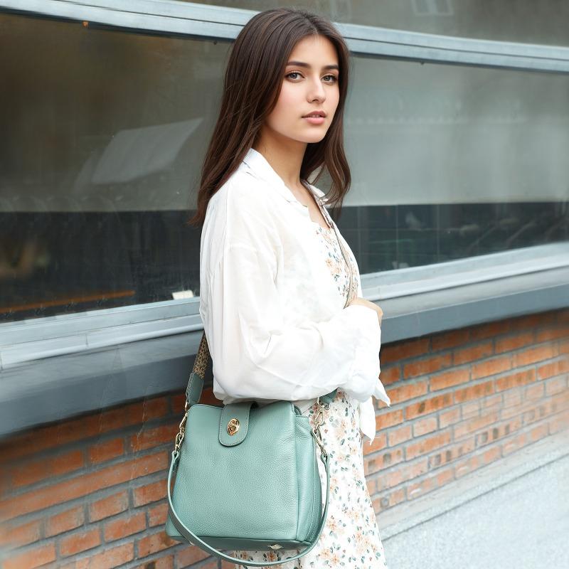 Genuine Leather Fashionable and Versatile Crossbody Bag High-end Shoulder Bag Simple and Large-capacity Commuter Bag