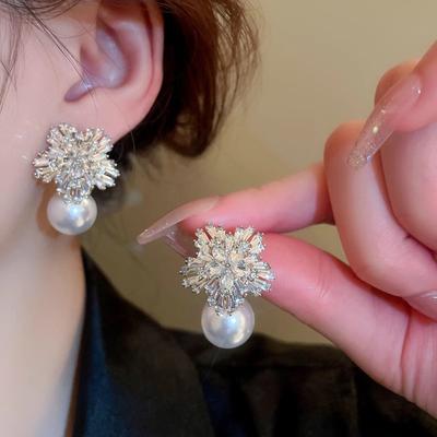 Luxury Temperament Sparkle Snowflake Zircon Pearl Stud Earrings for Women Bride Wedding Party Designer Jewelry Accessories Gifts