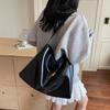 New Commuter Large Capacity Handbag Fashion Shoulder Bag Versatile Underarm Bag Women