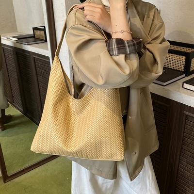 Texture Fashionable Woven Pattern 2025 Retro Simple New Large Capacity Casual Commuting Single Shoulder Underarm Tote Bag Women