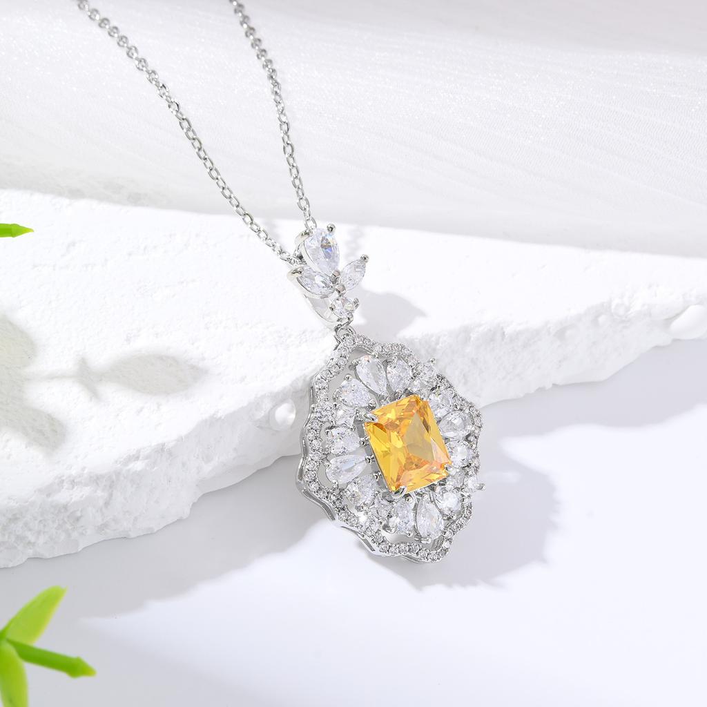 Luxury High Carbon Diamond Inlaid Diamond Rhombus Pendant Sea Blue Ice Flower Cut Trend Necklace Jewelry Spot