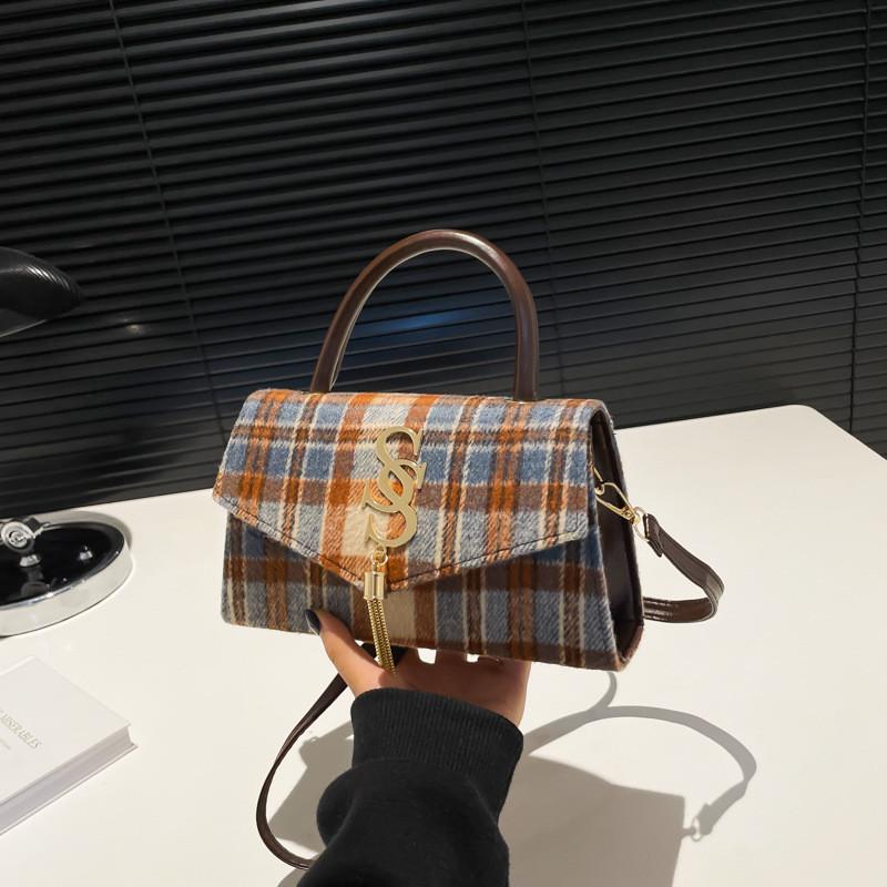 Chic Trendy Women's Winter Handbag Stylish Minimalist Square Bag In Black Blue Green Coffee