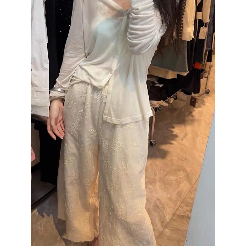 2026 Gentle and Elegant High-Waisted Slimming Pants with Intricate Embroidery, Casual Women's Cropped Pants