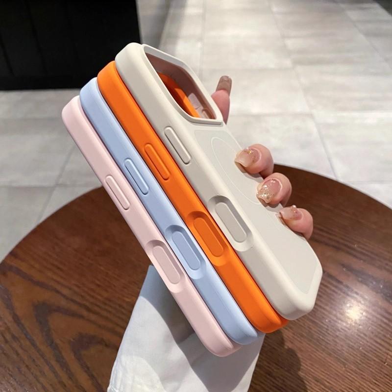 Applicable to iPhone17proMax magnetic mobile phone case two-color liquid silicone Apple 16Pro new protective case