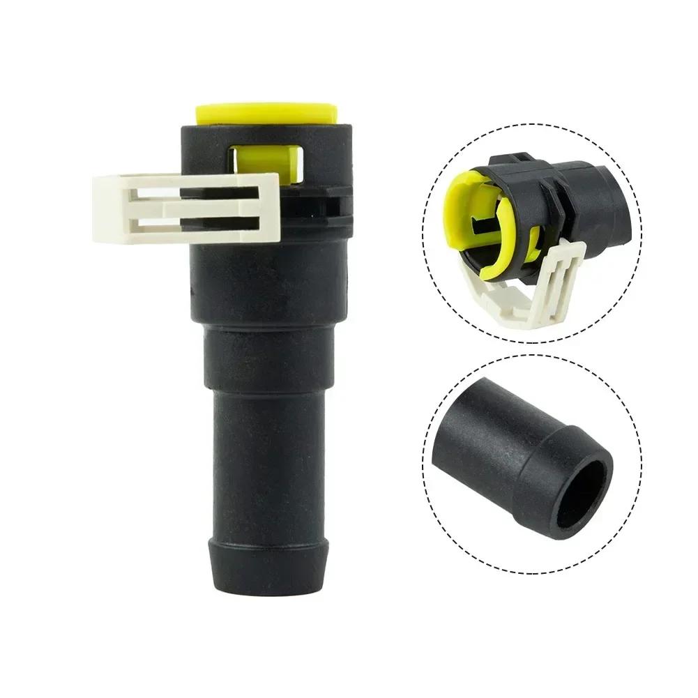 D651-61-240 Connettore Tubo Acqua Raffreddamento Per Mazda 3 04-12 BK BL Per Mazda 6 08-12 GH Per Mazda 5 07-10 CR CW Per Mazda 2 07-10