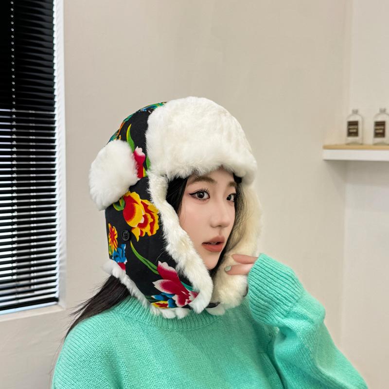 

Winter big flower hat imitation rabbit hair women s trend cotton hat warm ear protection velvet green hat L（58-60cm）