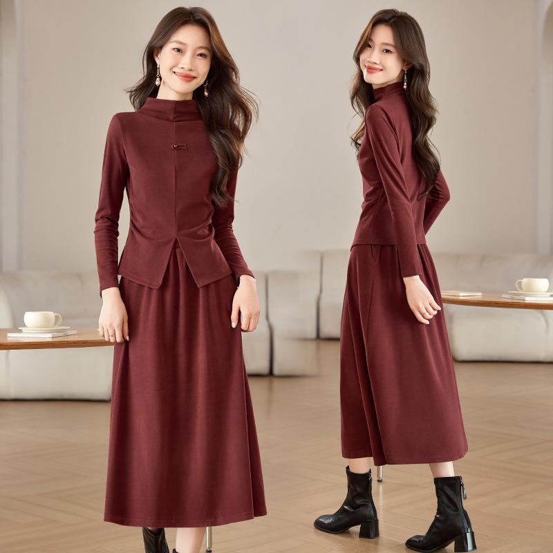 

Весенняя мода 2025 года: Утепленный топ с воротником-стойкой и юбка-полусолнце, костюм-двойка для женщин (SH039) XXL (65-70 kg)