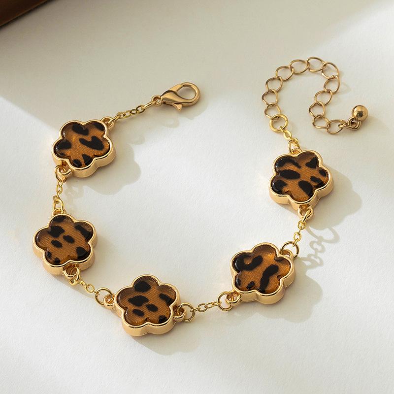 Stylish And Elegant Lucky Five-Petaled Flower Bracelet Female, Five-Leaf Flower
