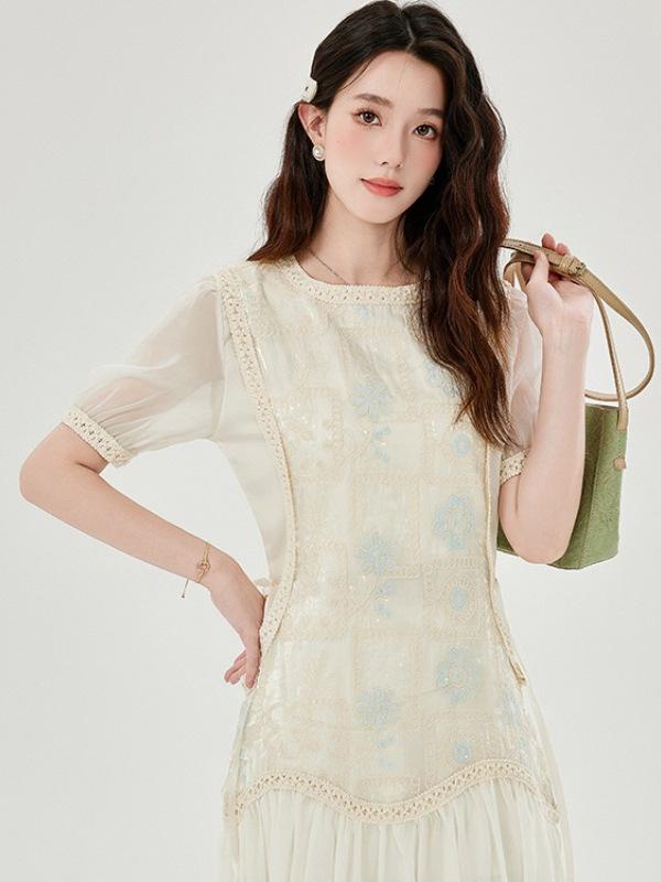 Elegant Summer Seaside Embroidered Maxi Dress with Cinched Waist