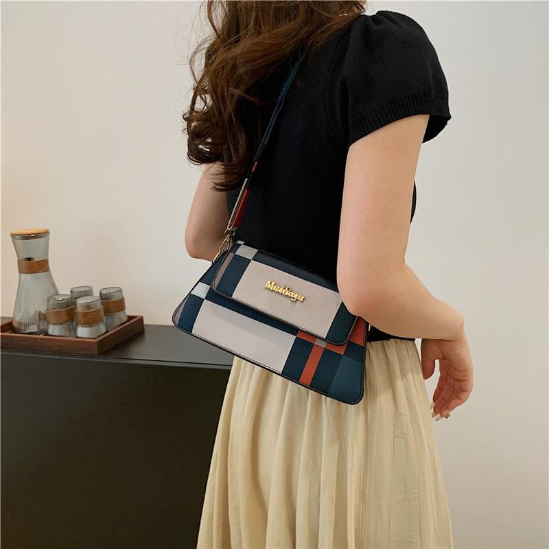 

2025 new bag women s fashion simple shoulder bag casual small square bag niche oblique span bag