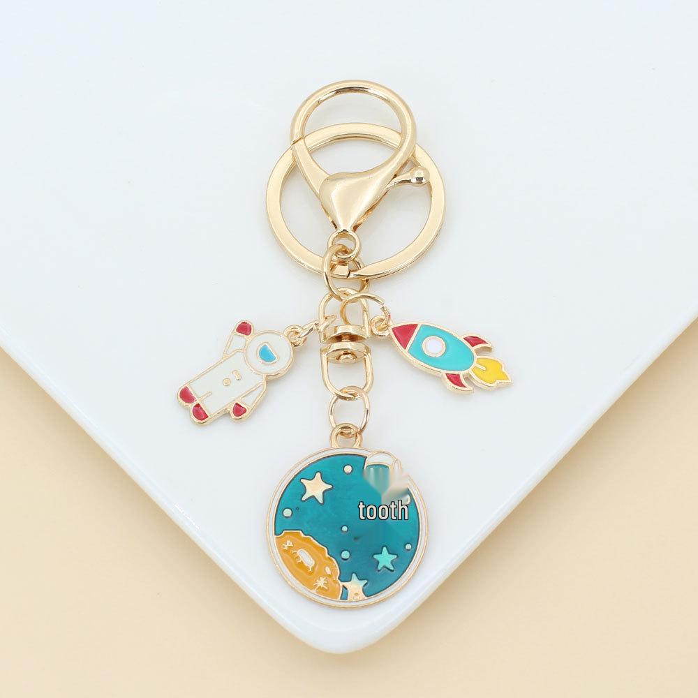 Eiffel Tower & Statue of Liberty Souvenir Keychain - World Scenery Gift Pendant