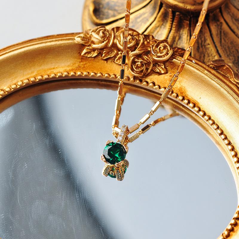 Emerald Pendant Necklace - Japanese & Korean Vintage-Inspired, Versatile Clavicle Design 