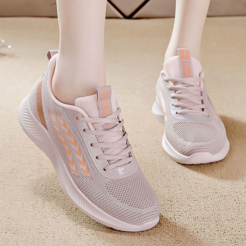 Women's Flying Textile Shoes Spring and Autumn Leisure Sports Soft Sole Light Running Shoes Breathable Non-slip Flat Mother's Shoes
