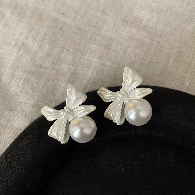 French Retro Pearl Bow Stud Earrings Female Personality Sweet Exquisite Fashion Elegant Trend Versatile Earrings