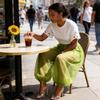 Pantaloni a lanterna corti streetwear in tessuto di poliestere a rete per donna casual