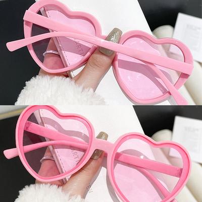 Love Heart Shaped Sunglasses Women Big Frame Fashion Vintage Sun Glasses UV400 Protection Outdoor Cute Pink Candy Eyewear