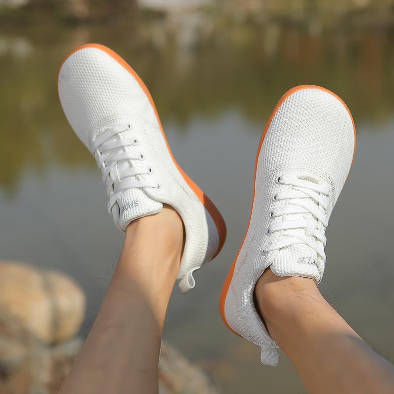 Unisex Wide-Toe Barefoot Shoes with Fly-Knit Upper and Soft Sole for Casual Walks