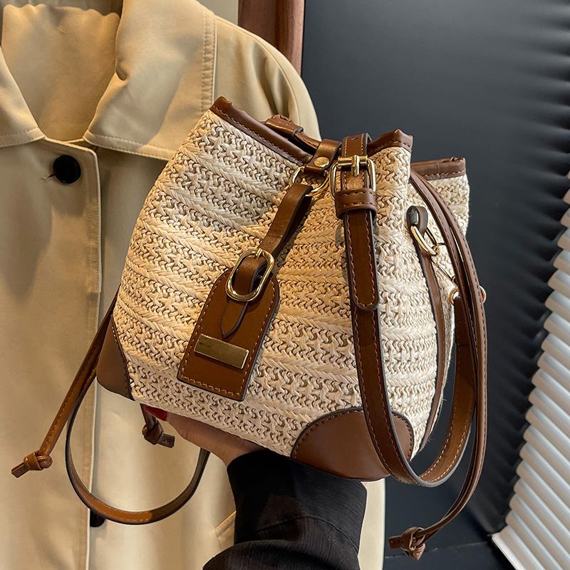 

Woven straw bag women s new niche design popular summer bucket bag no specification грязно-белый