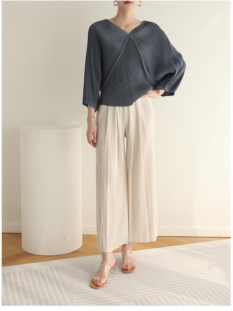 2026 Spring Miyake High-End Pleated Light Luxury Batwing Sleeve Slimming Top