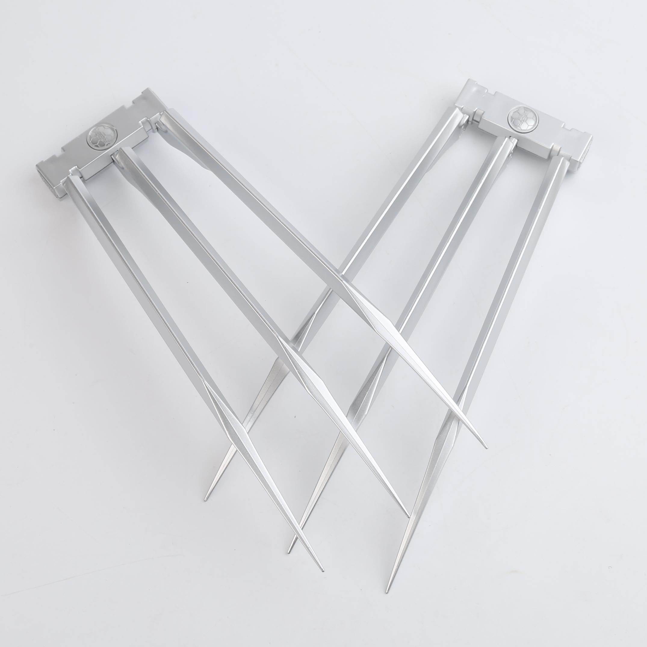 Two large plastic claws for adults, Wolverine costume props for Halloween.