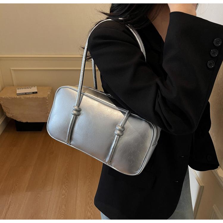 Winter 2025 Women's Retro Fashion Underarm Bag - Versatile High-End Briefcase for Work and Commute