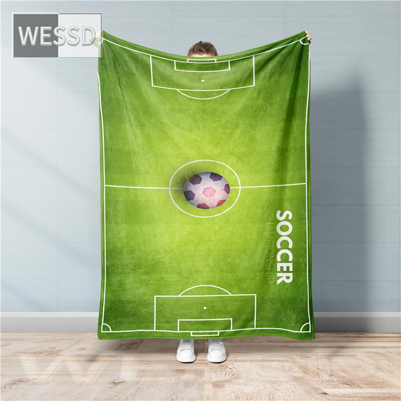 Grüne Fußballdecke für Jungen, niedlicher Cartoon-Fußball-Überwurf, Sofadecke, Tagesdecke, Flanell-Bettlaken