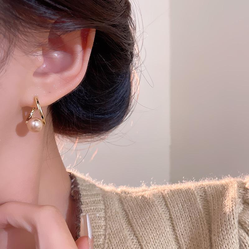 Cercei luxoși cu perle șampanie pentru femei - Eleganți, stil inspirat de celebrități