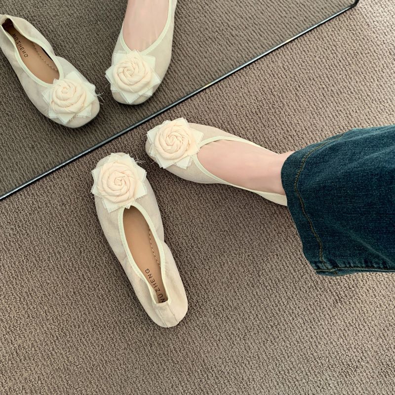 Późny wieczór wiatr delikatne buty na płaskiej podeszwie damskie 2025 nowa wiosna miękka podeszwa styl narodowy retro nowy chiński róża baletki czapka buty