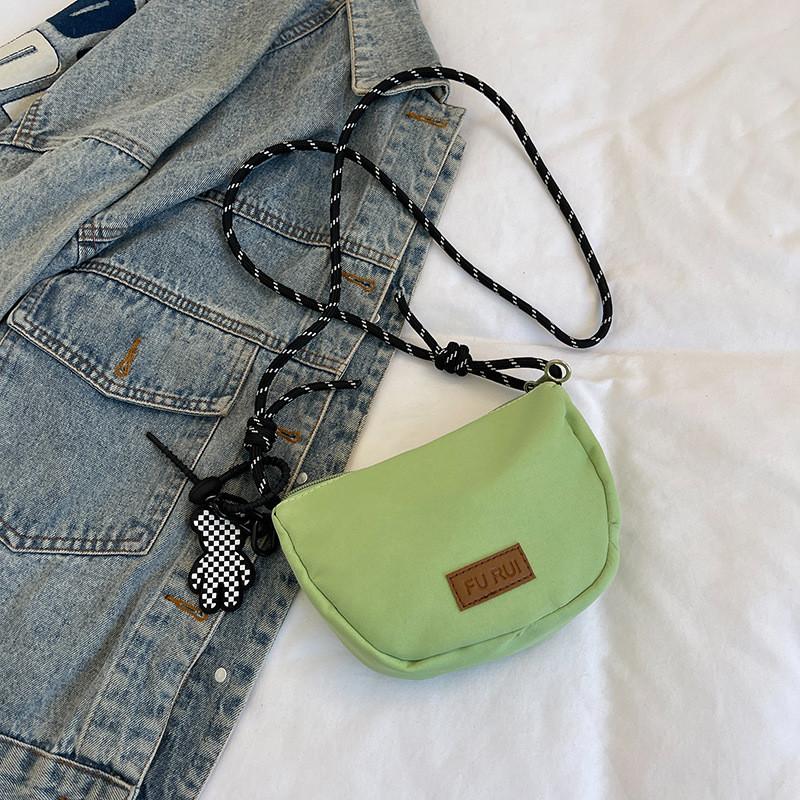 Stylish Large Capacity Nylon Shoulder Bag In Trendy Solid Colors For Casual Commuting