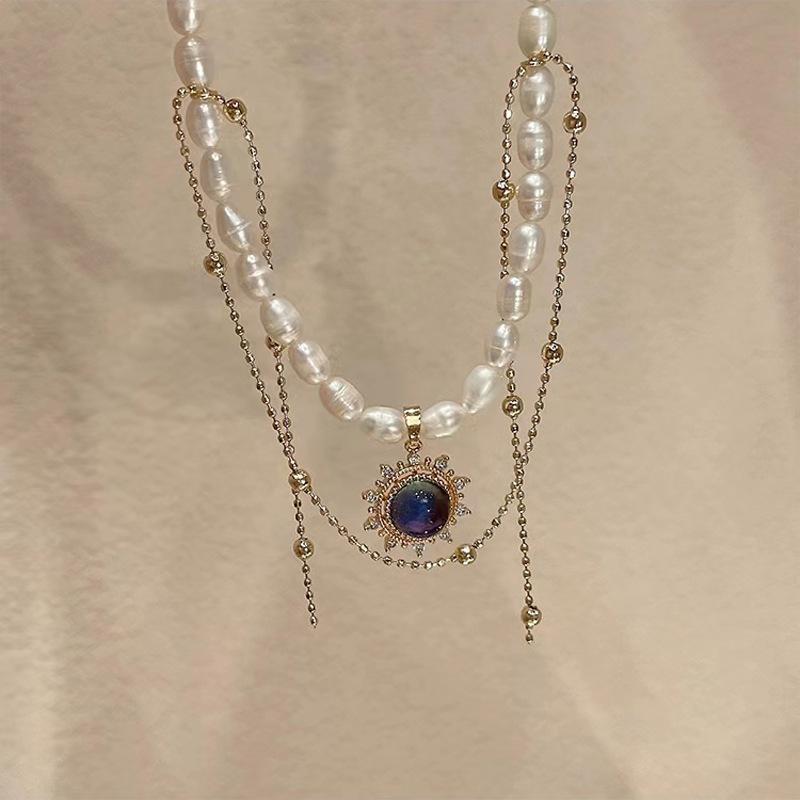 Meier Adjustable tassel color-changing pendant necklace - women s french vintage court style pearl