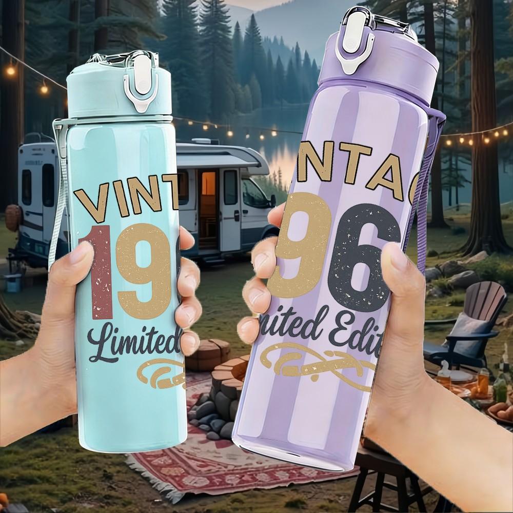 1PC Vintage 1966 Limited Edition Badge Print 750ml Color Plastic Sports Water Bottle Leakproof Flip Straw Lid Suitable for Sports Office Home Use