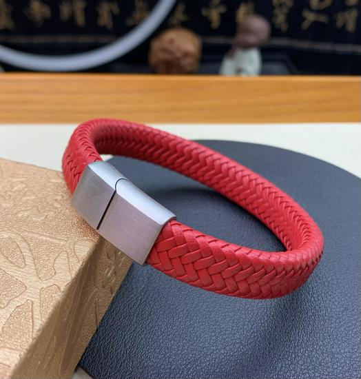 Czerwona skórzana pleciona bransoletka dla mężczyzn – Modny czerwony sznurek, prezent na Rok Benming, Rok Węża.