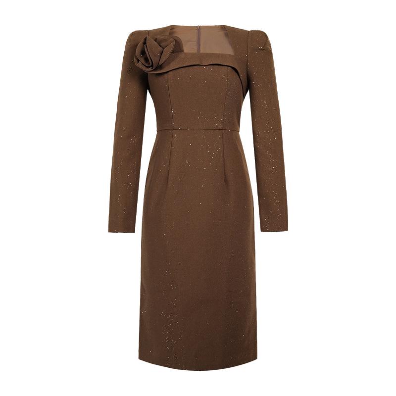 

Осенне-зимнее французское платье-миди с квадратным вырезом и пайетками, женское стройнящее в стиле светской львицы, с 3D-цветами, облегающее бедра, с акцентом на талии 21887. XL коричневый