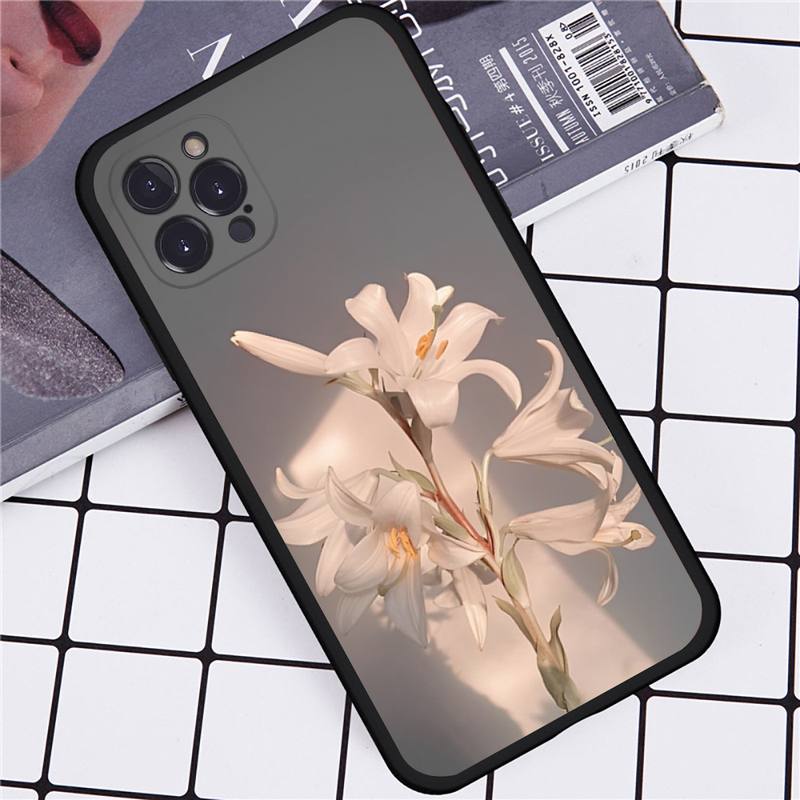 Lily Flowers Phone Case For iPhone 14 11 12 13 Mini Pro Max 8 7 6 6S Plus X SE 2020 XR XS Funda Case