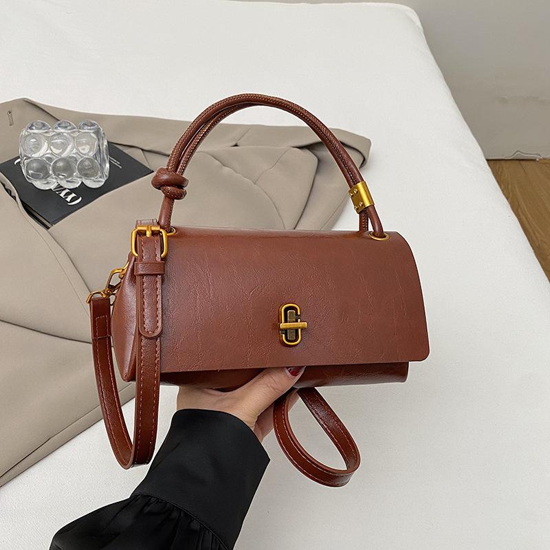 

2025 осень новая сумочка сумка через плечо легкая роскошь зарубежный стиль кросс-боди нишевая высокая ценность деловая женская сумка сумочка коричневый