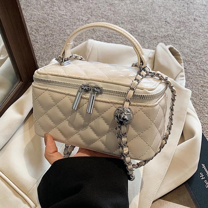 Xiaoxiangfeng Box Bag Portable Small Square Bag Versatile Foreign Style Box Bag High Value Texture Chain Diamond Messenger Bag