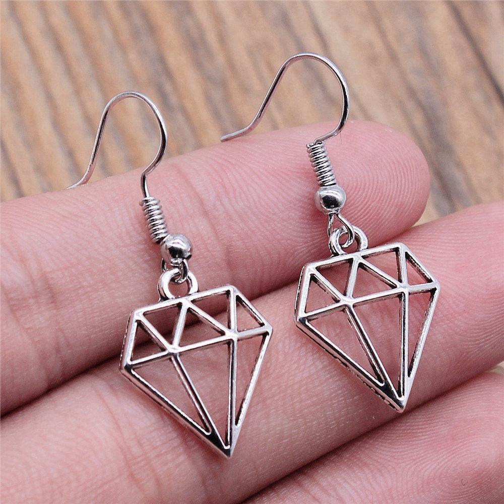 Drop & Dangle Earring Study Sports Minimalist Jewelry ComponentsEarring Size 18x19mm QE029
