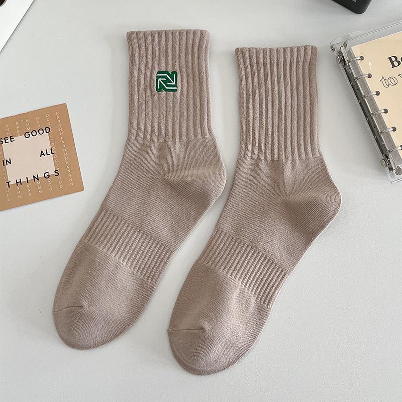 Herren Herbst- und Wintersocken: Deodorierend, Schweißabsorbierend, Einfarbige Baumwollsocken, Bestickt, Warm, Sportliche Wadenlange Socken, Lange Socken