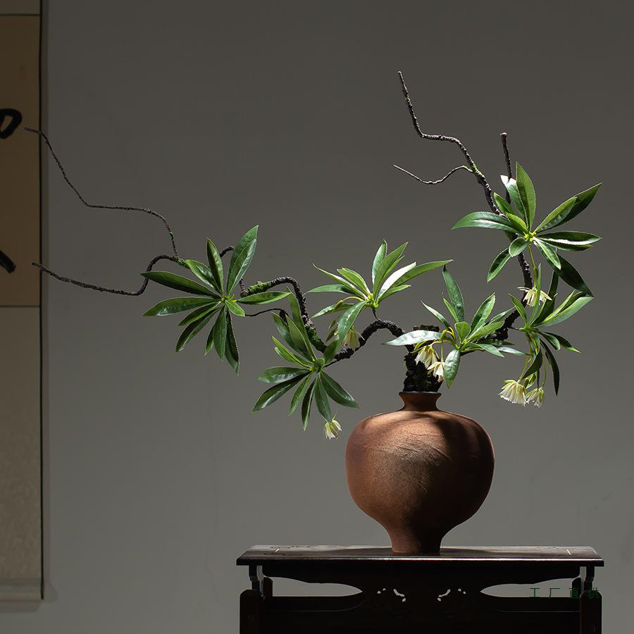 Chinese Antique-Style Ceramic Vase: Wabi-Sabi Japanese Beauty for Home, Living Room, or Hallway