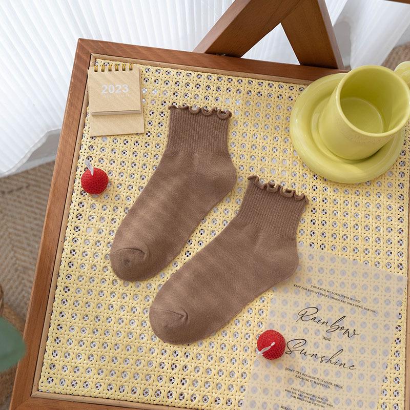 Chaussettes noires à bordure d'oreille, Chaussettes courtes pour femmes, Chaussettes d'été fines en coton, Chaussettes courtes en dentelle, Chaussettes polyvalentes unies pour le printemps et l'automne