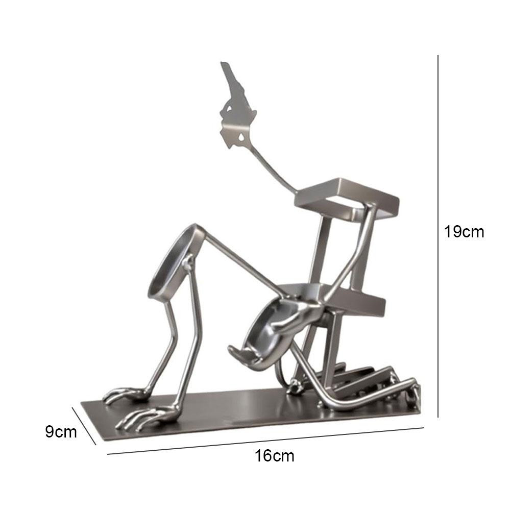 Retro Metal Red Wine Rack Beer Whisky Wine Bottle Display Rack Stand Skull Metal Wine Rack for Home Kitchen Bar Table Decoration